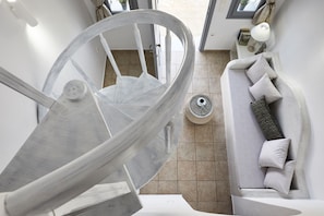 Superior Room | Pillowtop beds, individually decorated, individually furnished, desk - Golden East Hotel (Santorini)