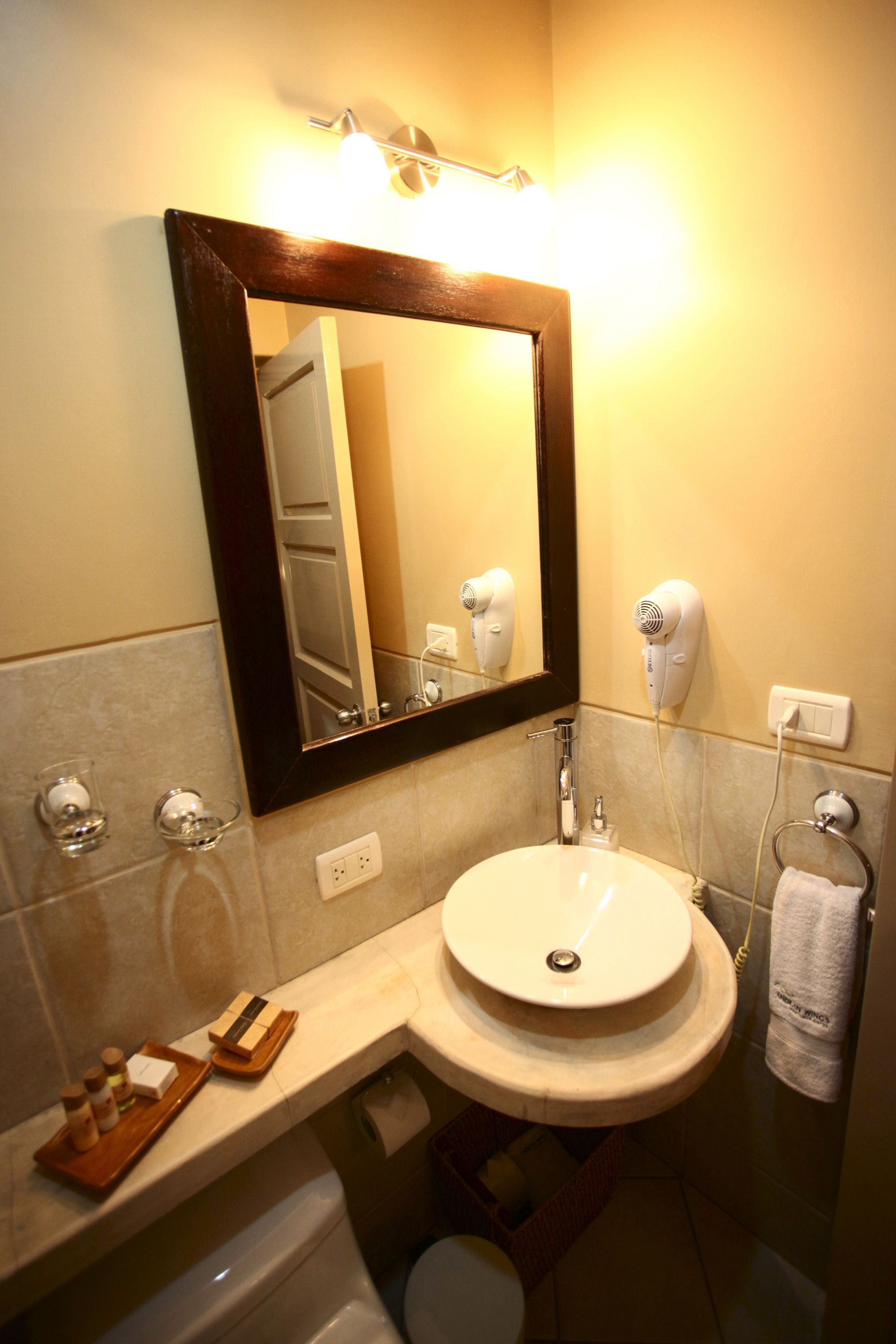 classic twin room, 2 single beds | bathroom sink