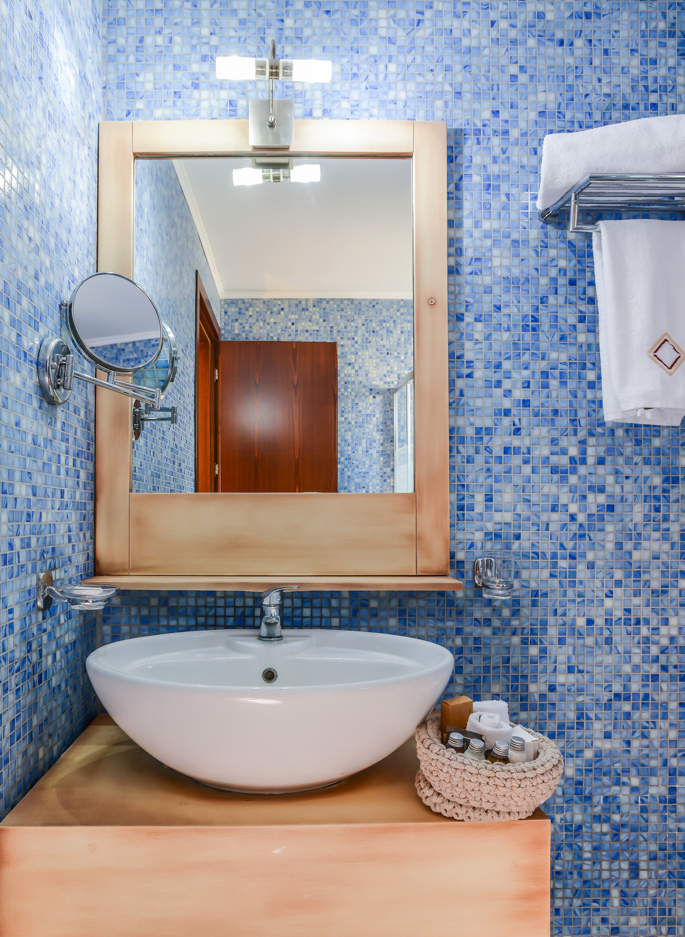 deluxe room | 20m2 | bathroom | shower, designer toiletries, hair dryer, bathrobes