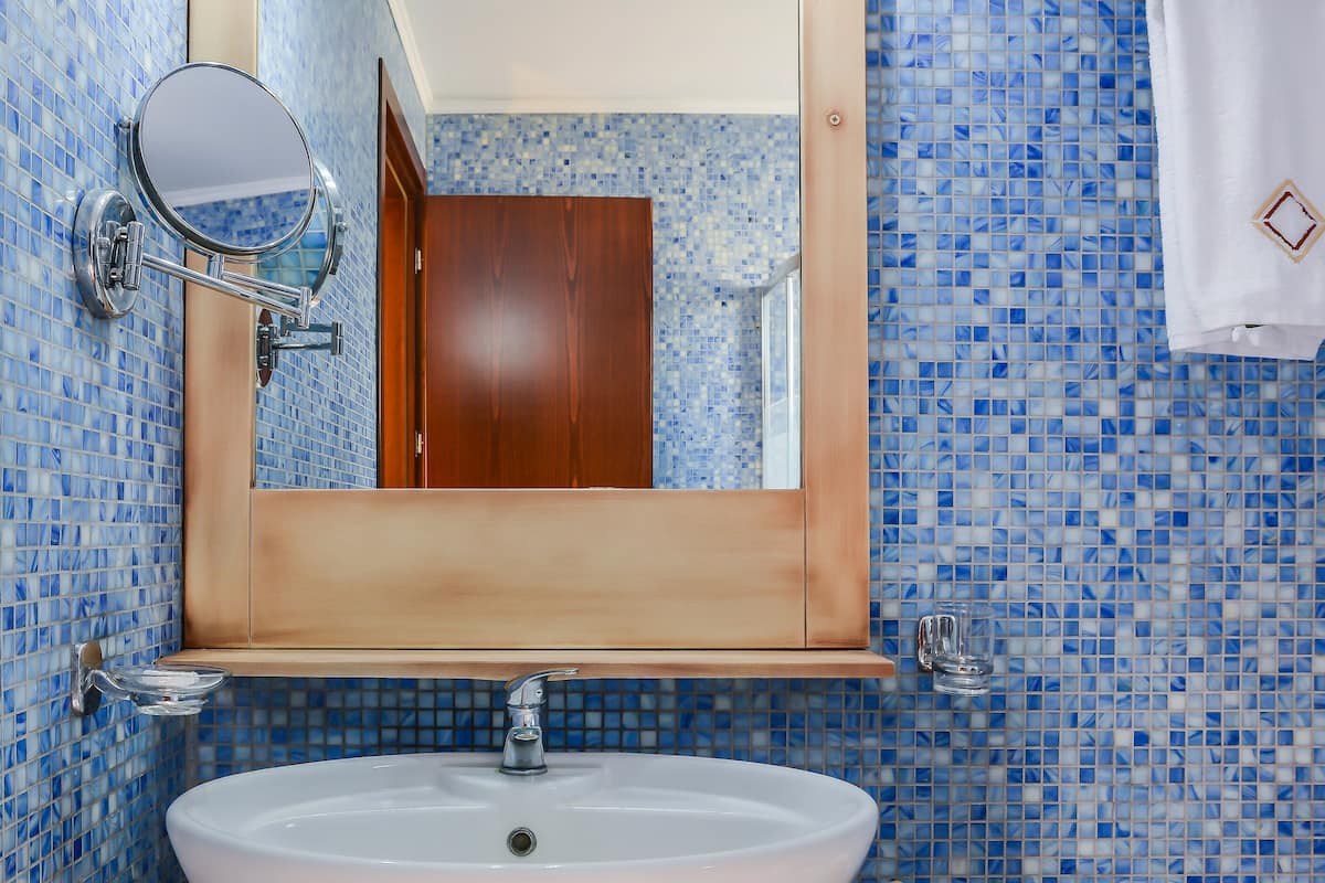 deluxe room | 20m2 | bathroom | shower, designer toiletries, hair dryer, bathrobes