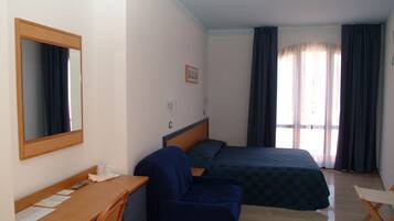 Minibar, coffres-forts dans les chambres, bureau, chambres insonorisées