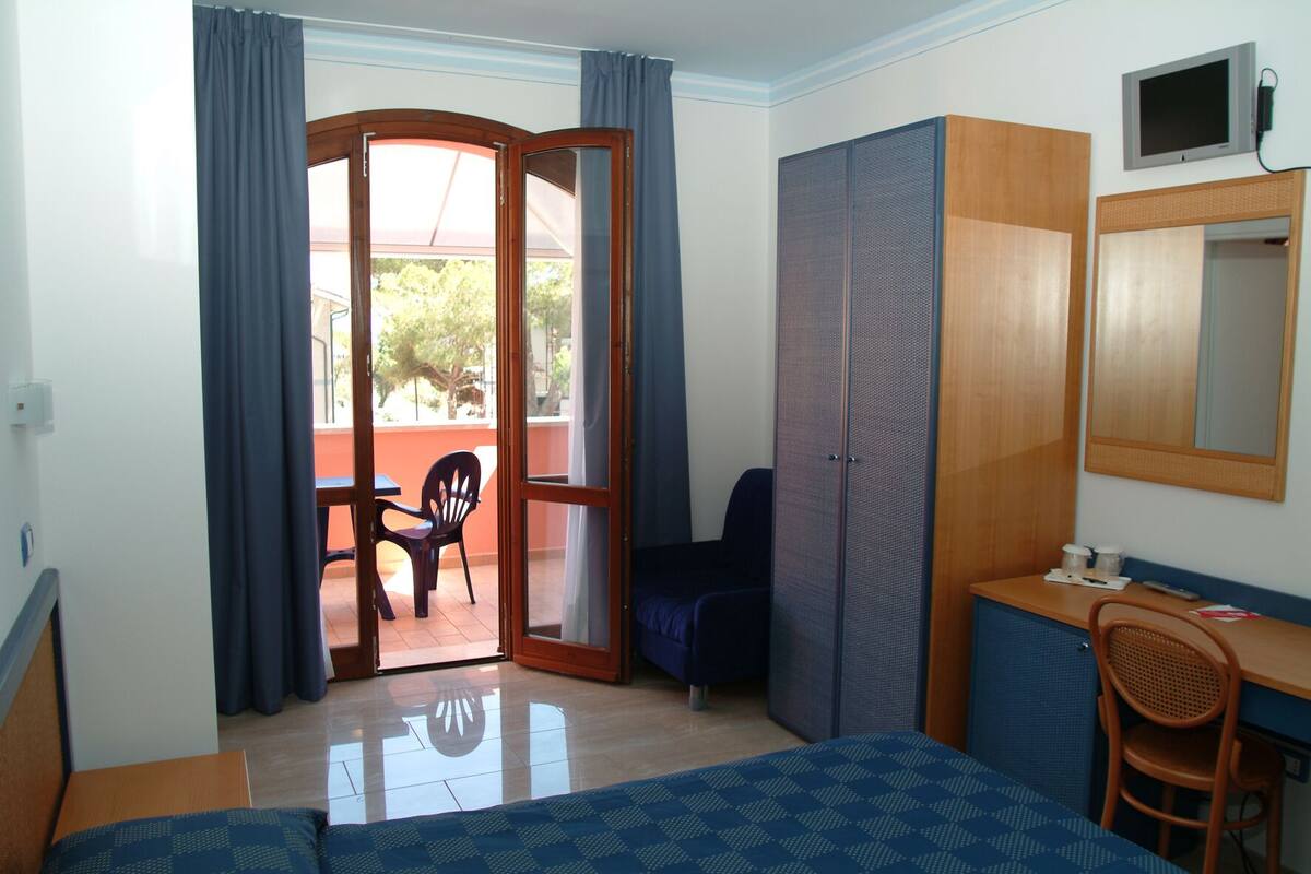 triple room | minibar, in-room safe, desk, soundproofing