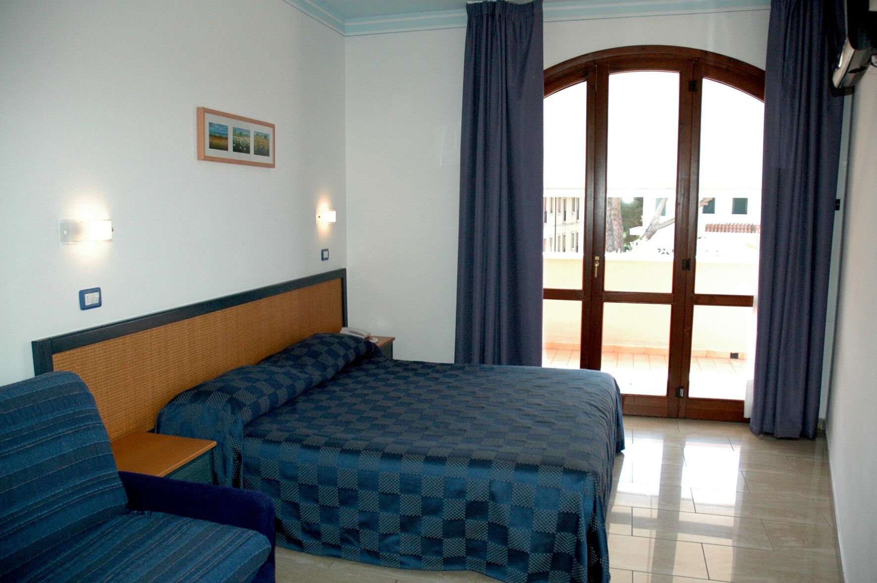 triple room | minibar, in-room safe, desk, soundproofing