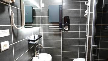 Double Room | Bathroom | Hair dryer