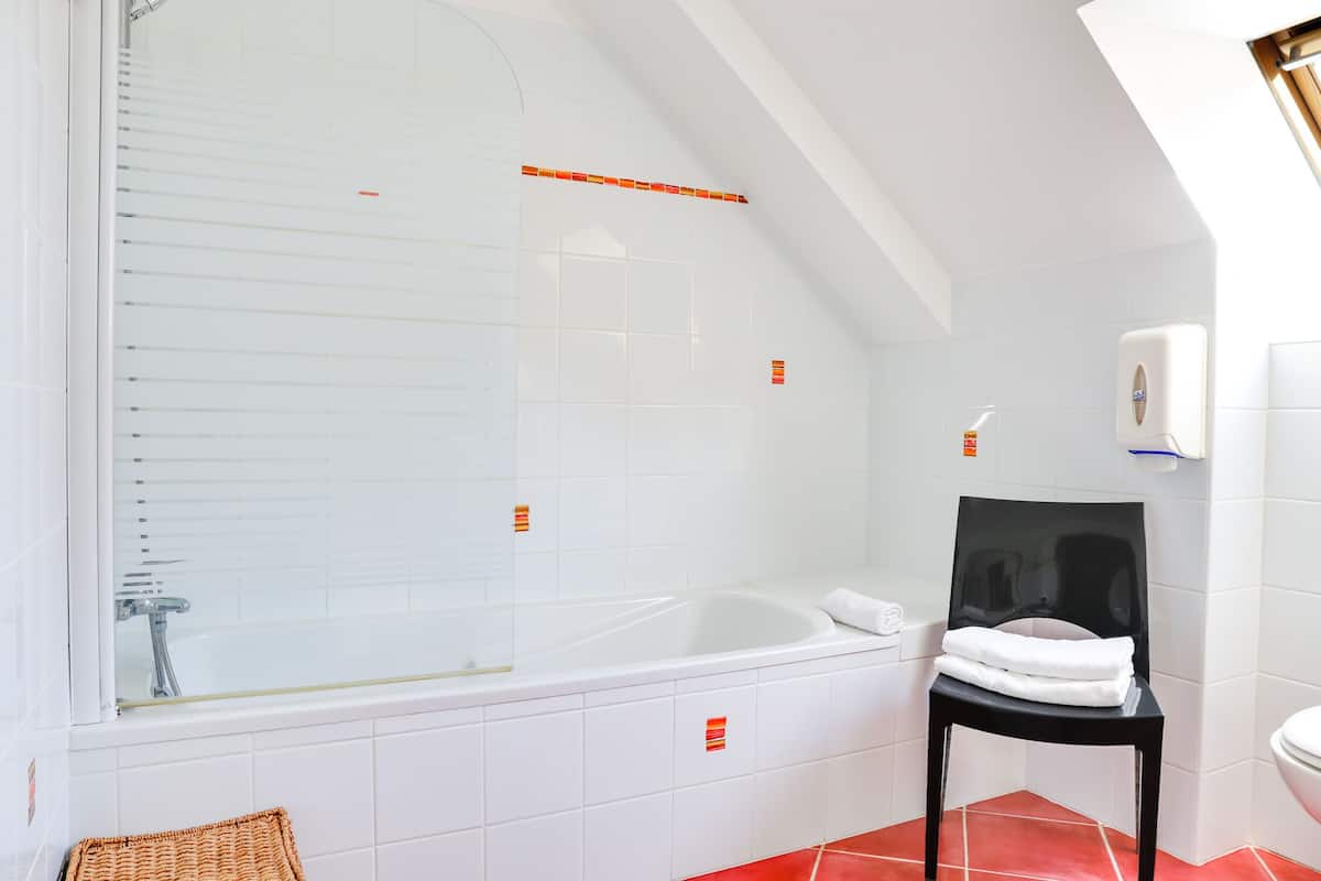 superior double room | private spa tub