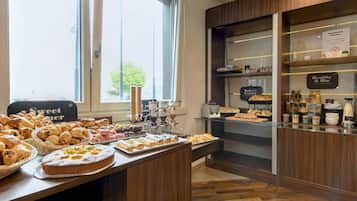 Daily buffet breakfast (EUR 9.50 per person)