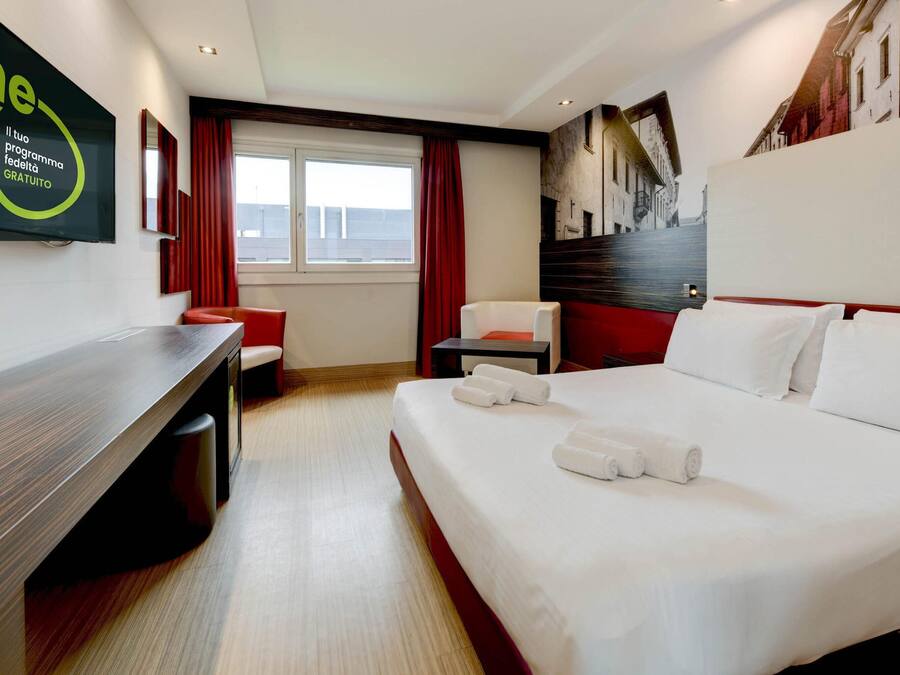 Superior Double Room, Non Smoking | Down comforters, Select Comfort beds, in-room safe, desk