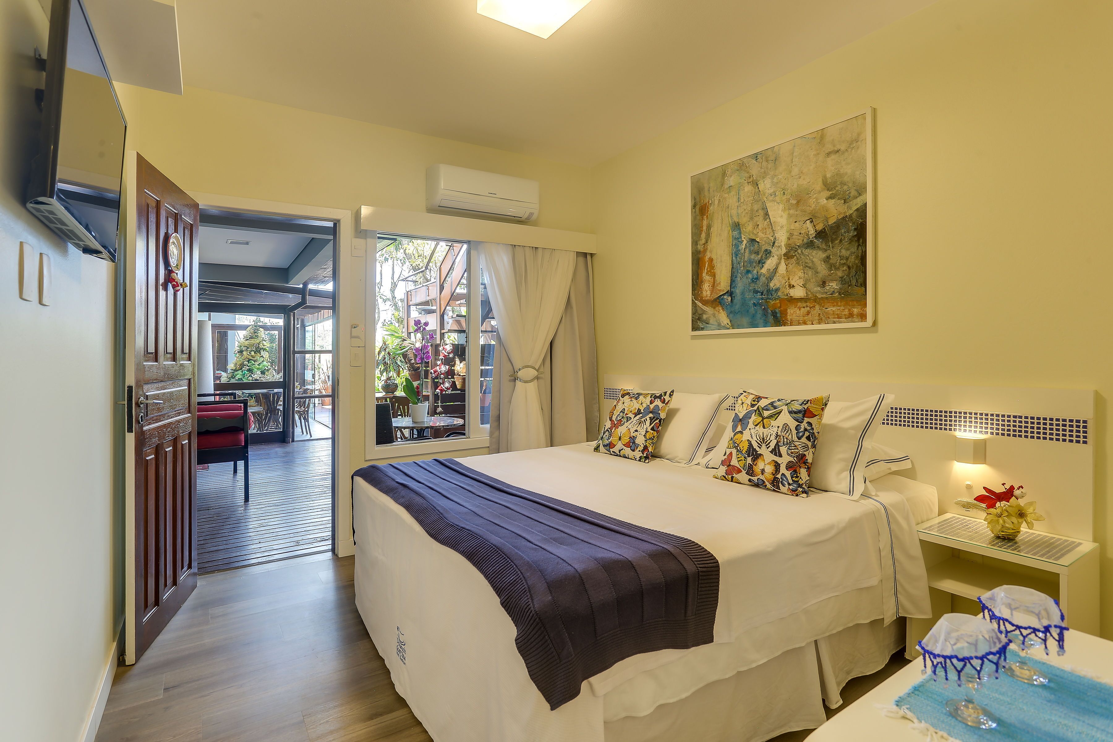 Apartamento Standard | Frigobar, cofres nos quartos, cortinas blackout, Wi-Fi de cortesia