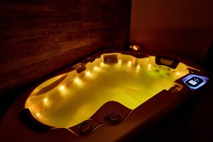 室内 SPA 浴缸