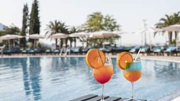 Indoor pool, 3 outdoor pools, pool umbrellas, sun loungers