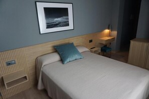 意大利 Frette 床单、高档床上用品、泰普尔床垫、迷你吧