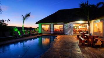 Outdoor pool, pool umbrellas