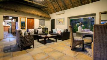 Check-in/check-out kiosk