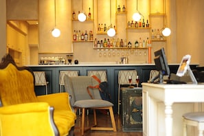 Bar (on property) - Pepi Boutique Hotel - Adults Only (Rethymno)