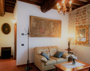 Chambre Double | Salle de séjour | Télévision