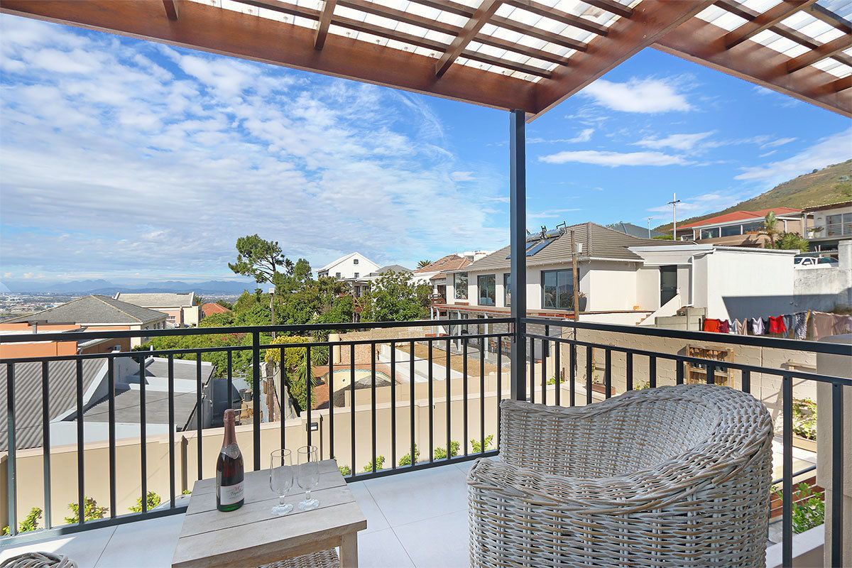 BOUGANVILLE 3 BEDROOM 2 BATHROOM APARTMENT | Hypo-allergenic bedding, memory-foam beds, in-room safe, soundproofing