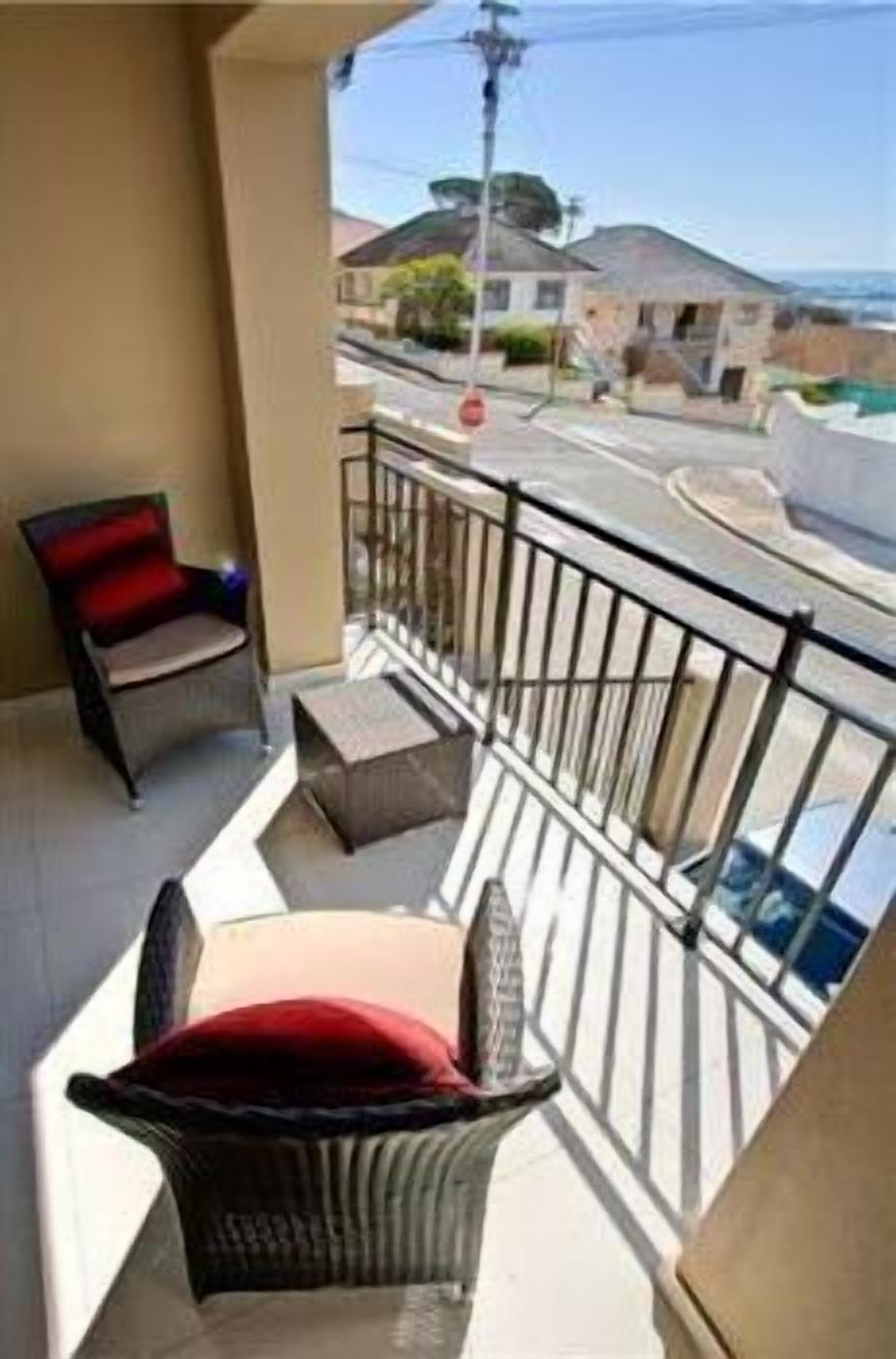 ERICA- 3 BEDROOM / 3 BATHROOM APARTMENT | Balcony