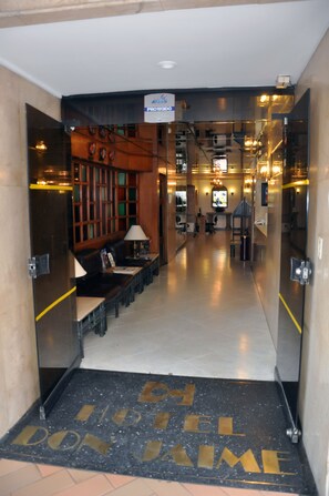 Lounge lobi