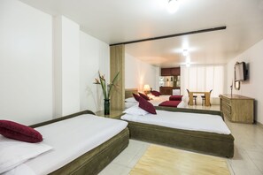 Triple Room, Private Bathroom | Minibar, in-room safe, soundproofing, free WiFi - Hotel Don Jaime (Cali)