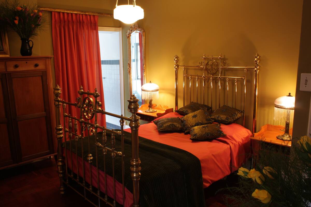 Room ( Antique) | Minibar, in-room safe, soundproofing, free WiFi