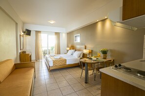 Superior Studio | In-room safe, blackout drapes, iron/ironing board - Helios Apartments (Chania)