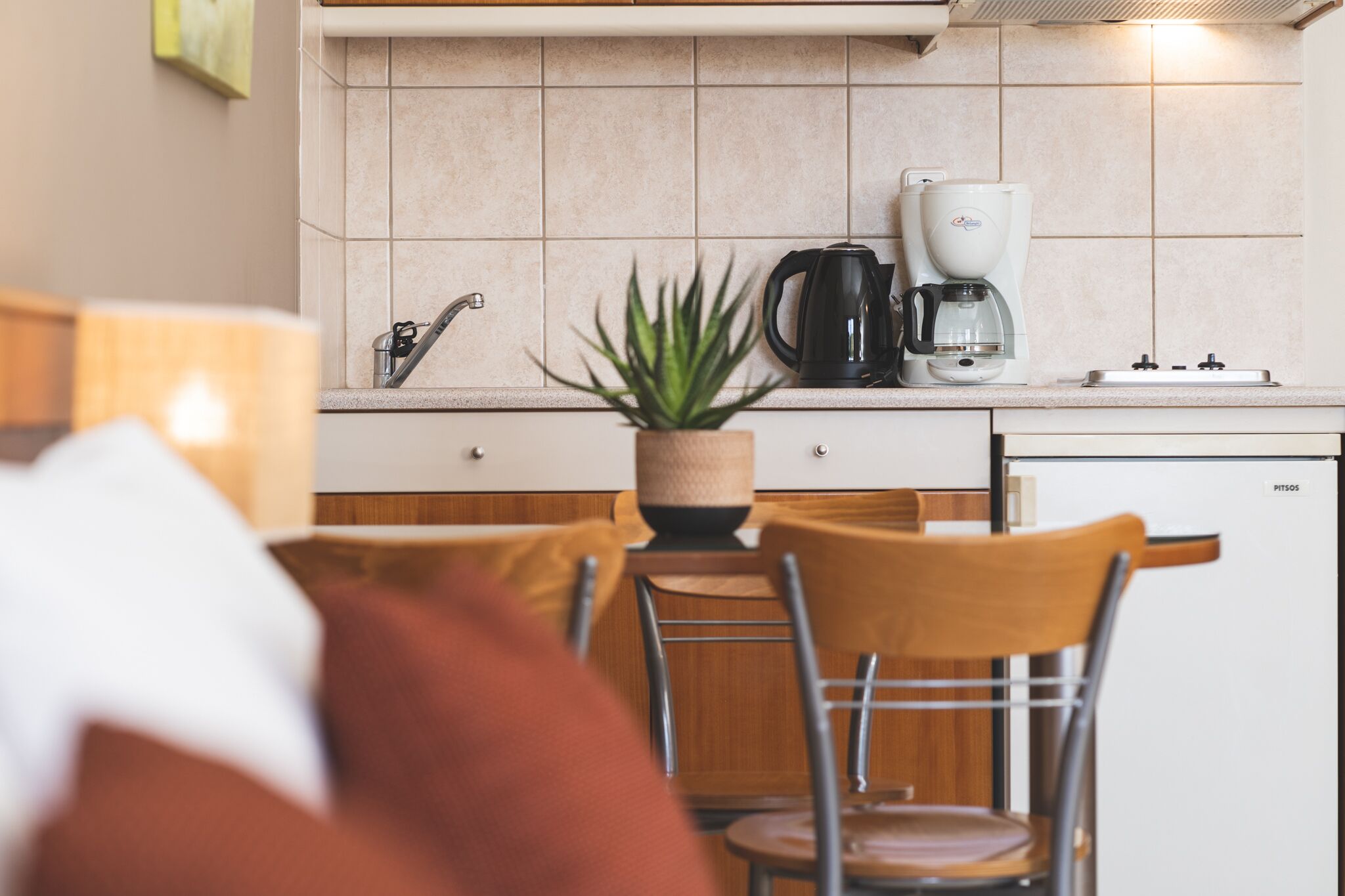 superior studio | private kitchen | fridge, stovetop, coffee/tea maker, electric kettle