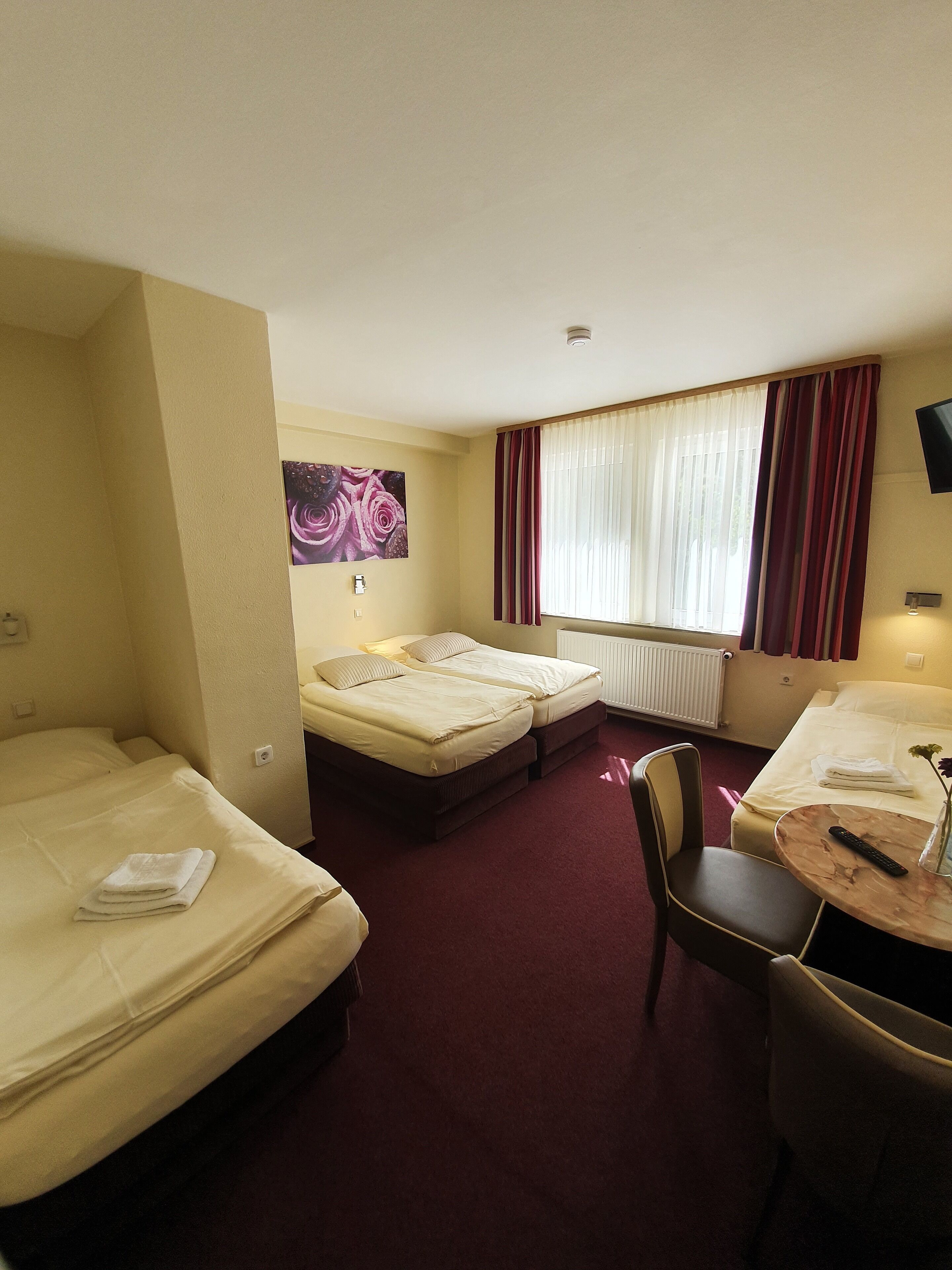 individually decorated, desk, soundproofing, cots/infant beds