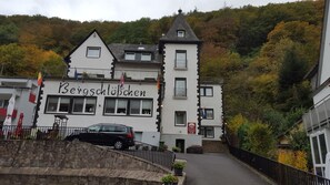 Front of property - Hotel Bergschlößchen (Boppard)