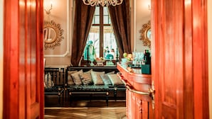 Bar lounge