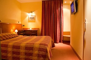 Desk, iron/ironing board, free WiFi, bed sheets