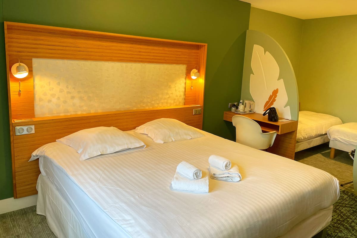Habitación cuádruple | Escritorio, cunas gratuitas, camas extra y wifi gratis