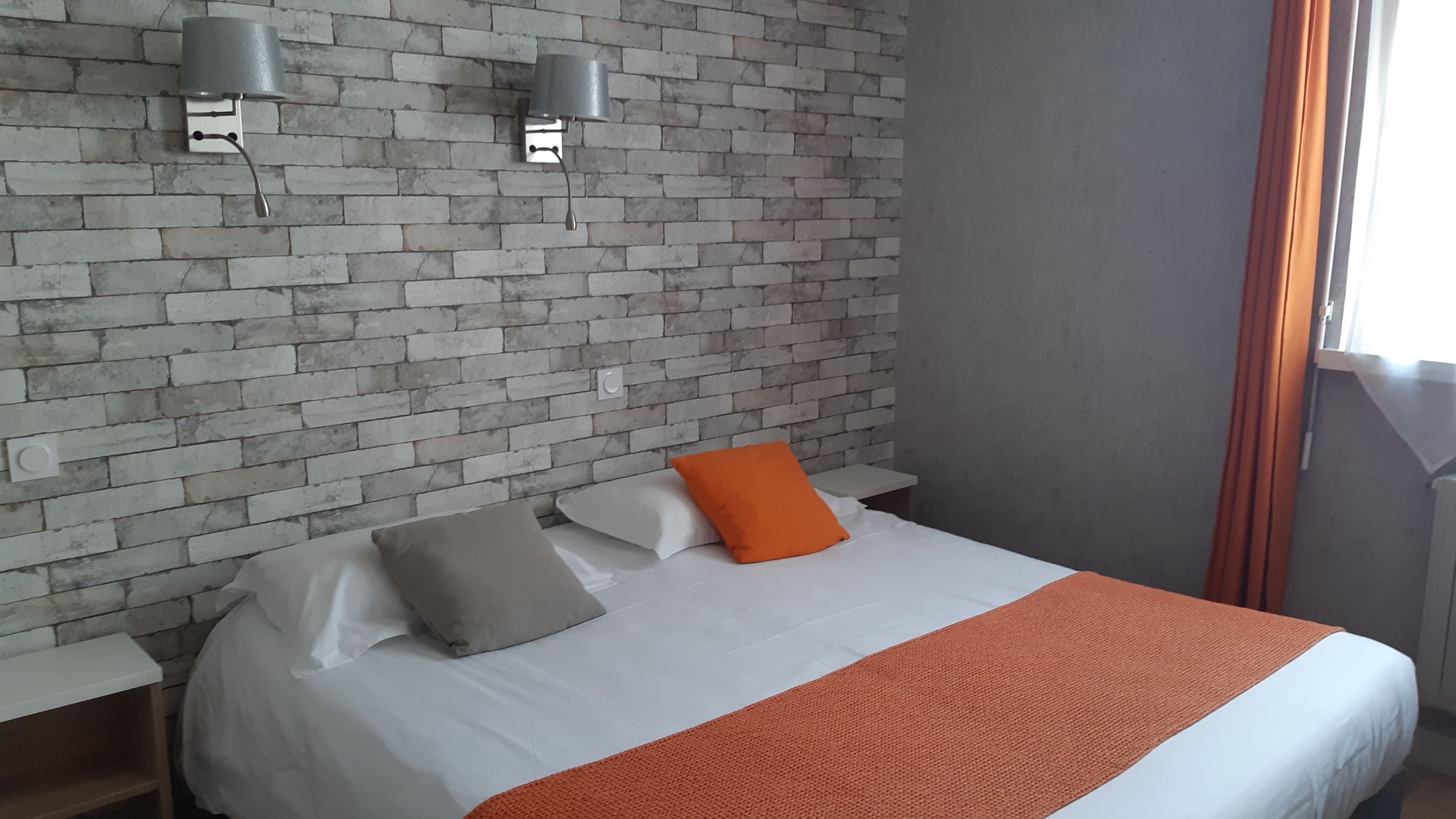 desk, blackout curtains, free wifi