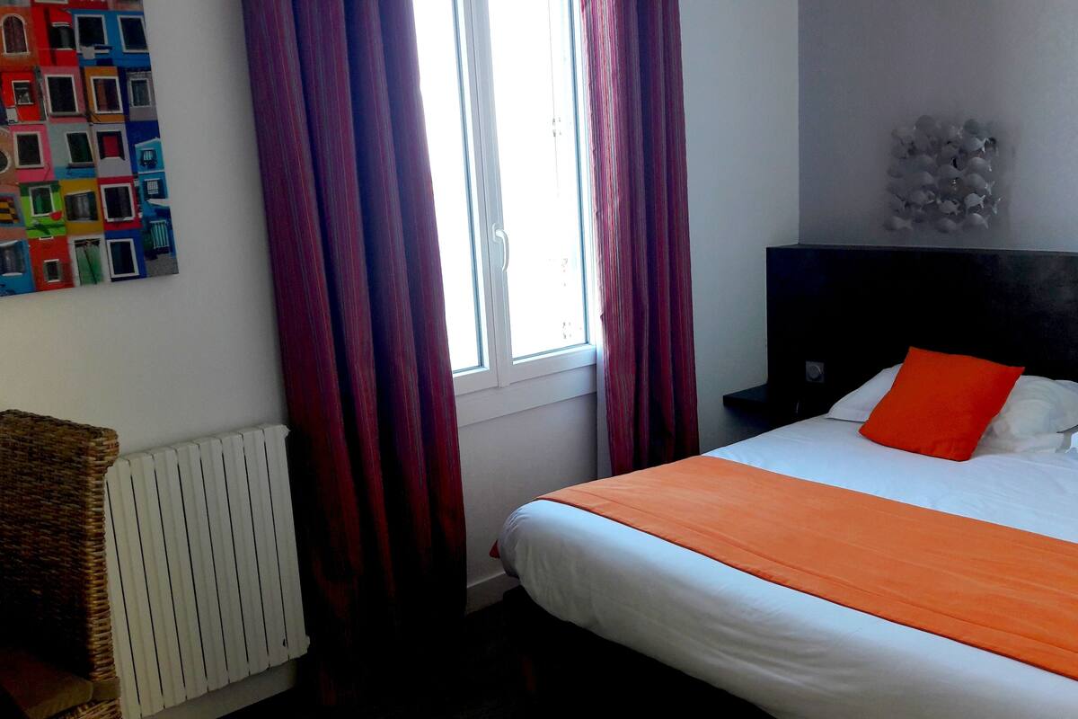 desk, blackout curtains, free wifi