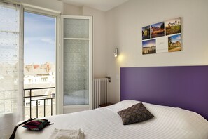 Economy Double Room | In-room safe, desk, soundproofing, free WiFi - Hotel des Chateaux de la Loire (Tours)