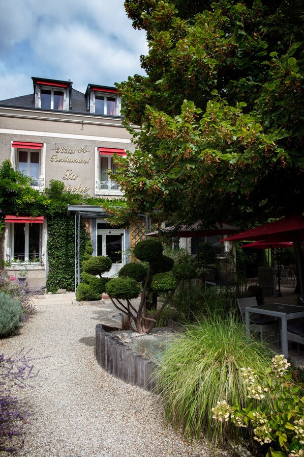 واجهة المنشأة