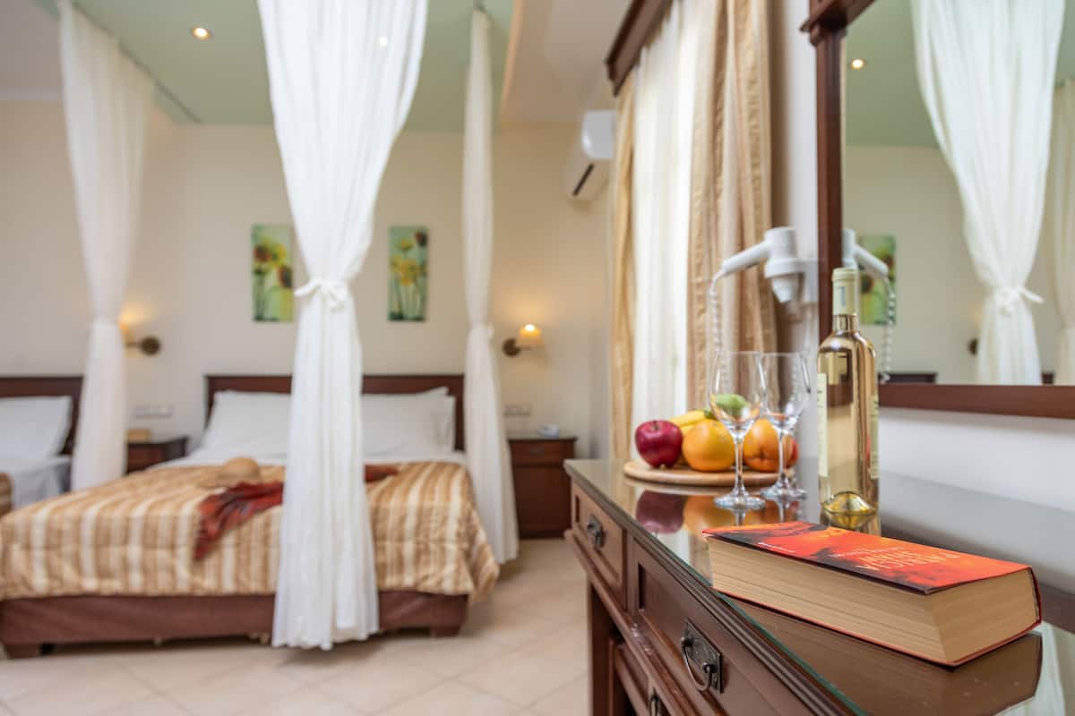 premium bedding, in-room safe, free wifi