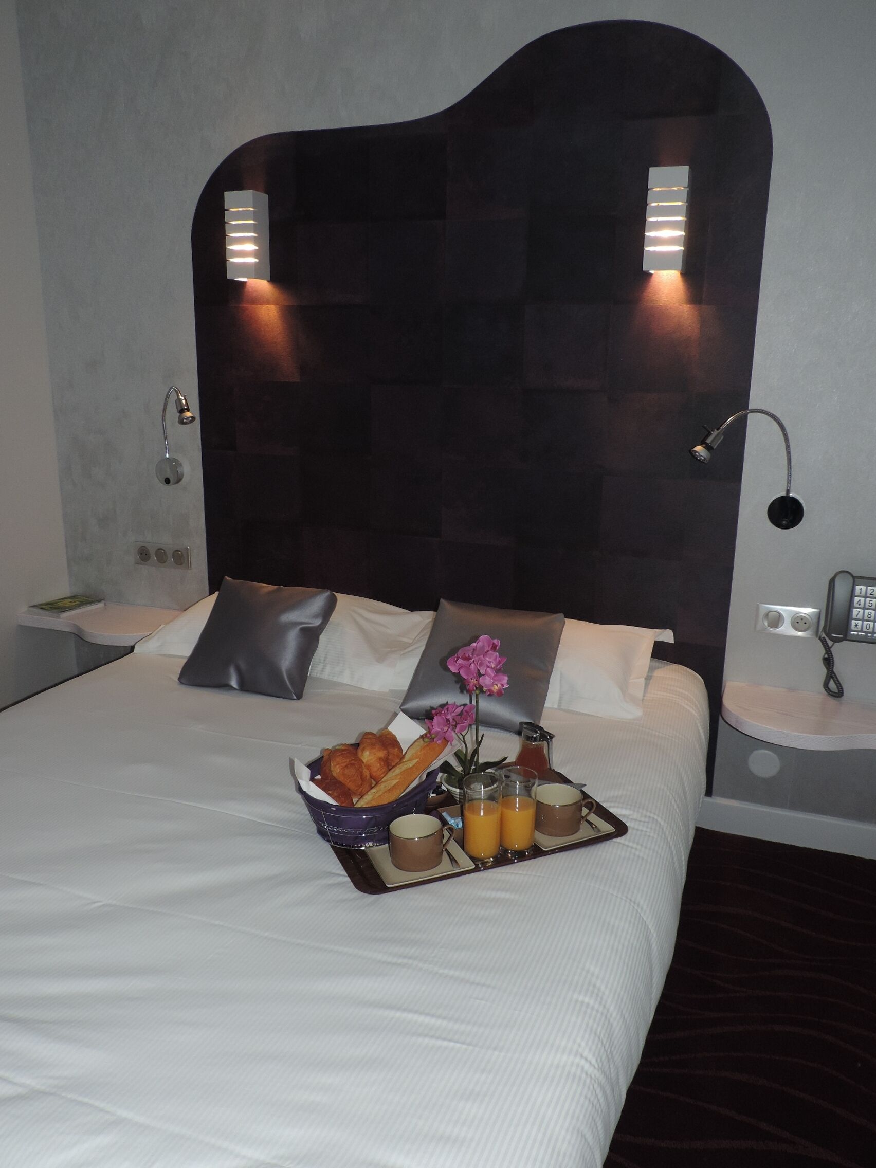 daily continental breakfast for a fee