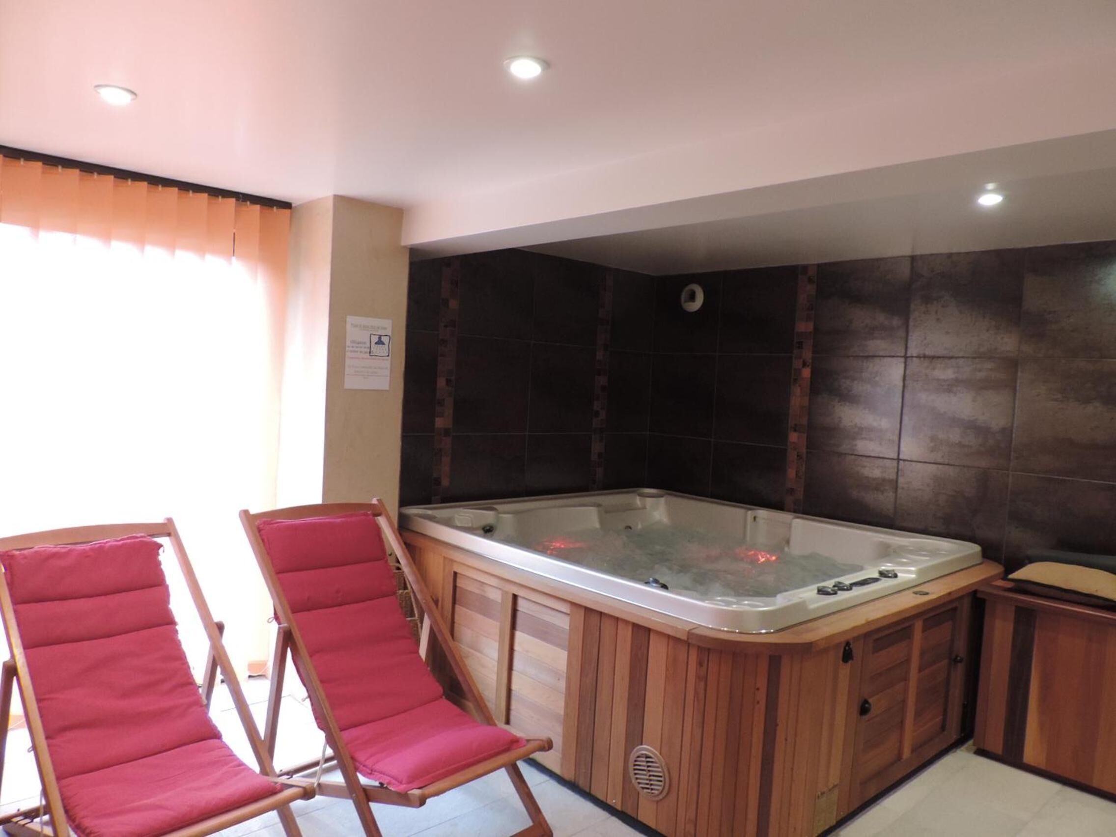 sauna, hot tub, body treatments, facials, massages