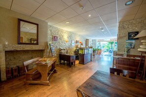 Reception - Les Voyageurs (Tournon-d'Agenais)