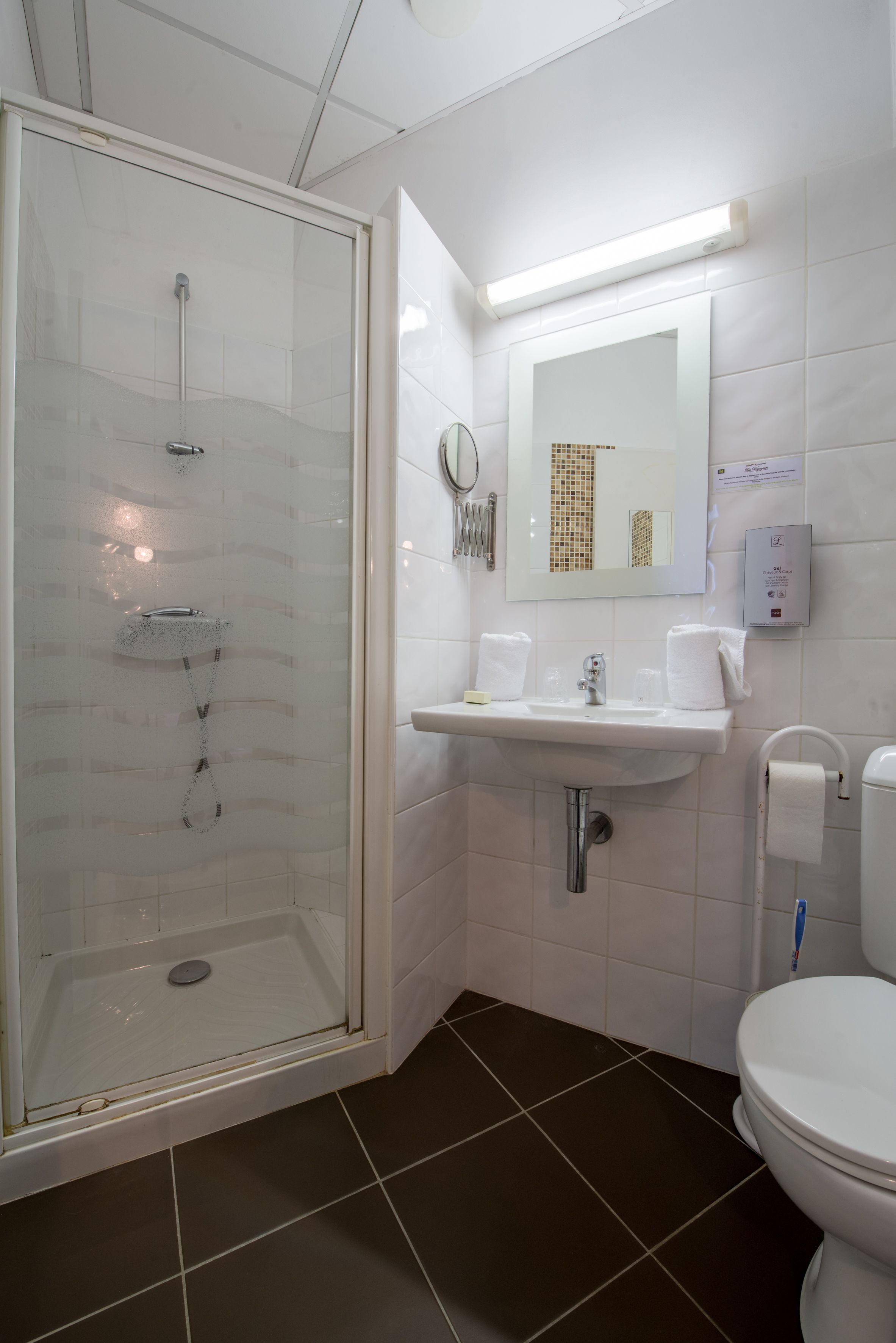 free toiletries, hair dryer