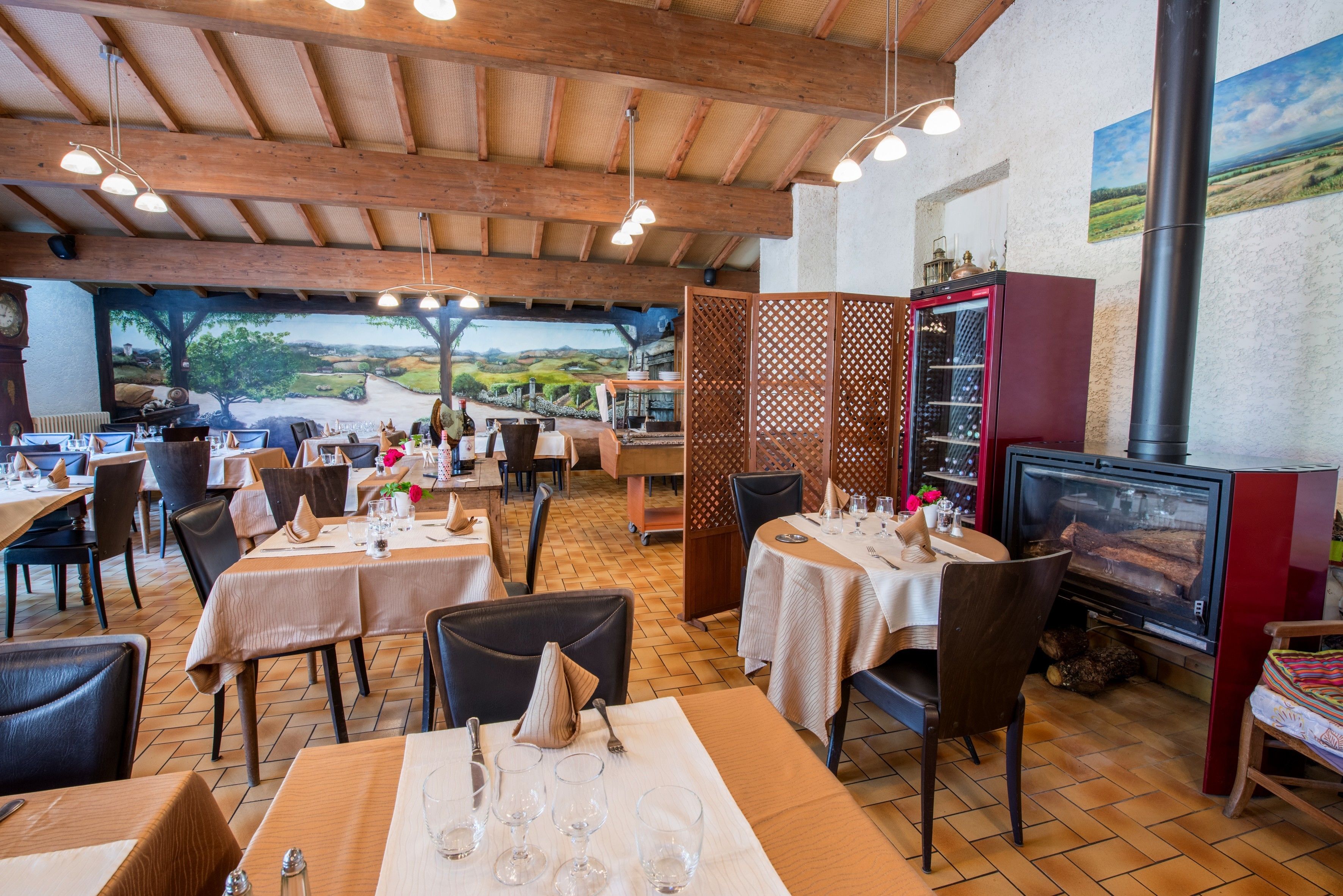 breakfast, lunch, dinner served; french cuisine