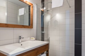 Hair dryer, towels, soap, shampoo - La Citadelle (Blaye)