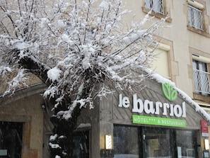 Terrace/patio - Hôtel Restaurant Le Barriol (Saint-Julien-Chapteuil)