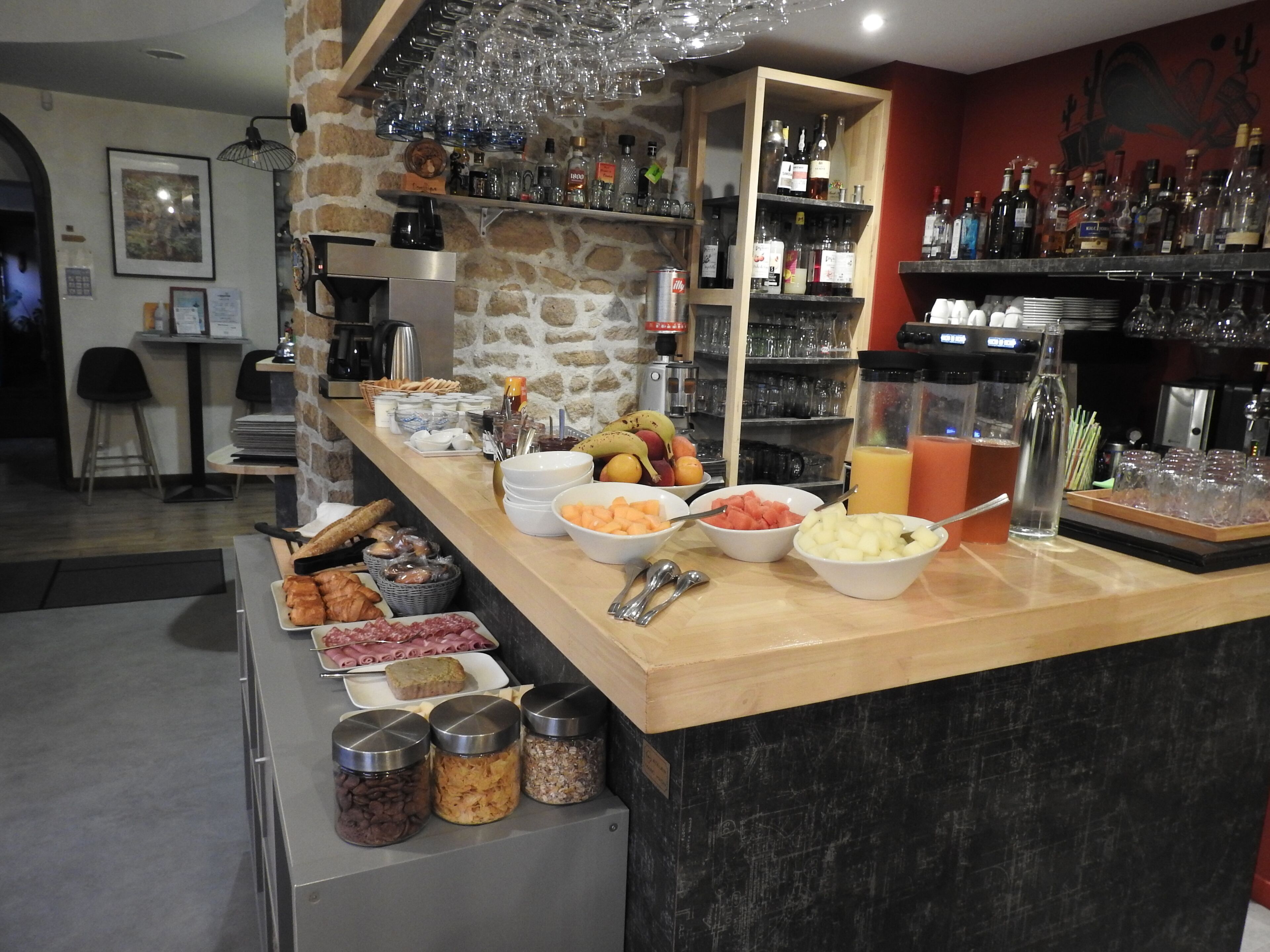 매일 뷔페 아침 식사 유료