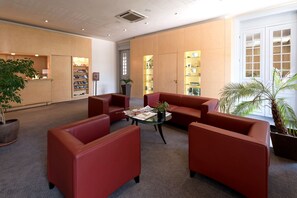 Coin salon dans le hall