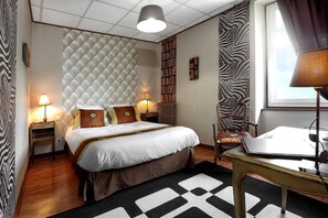 Desk, free WiFi, bed sheets