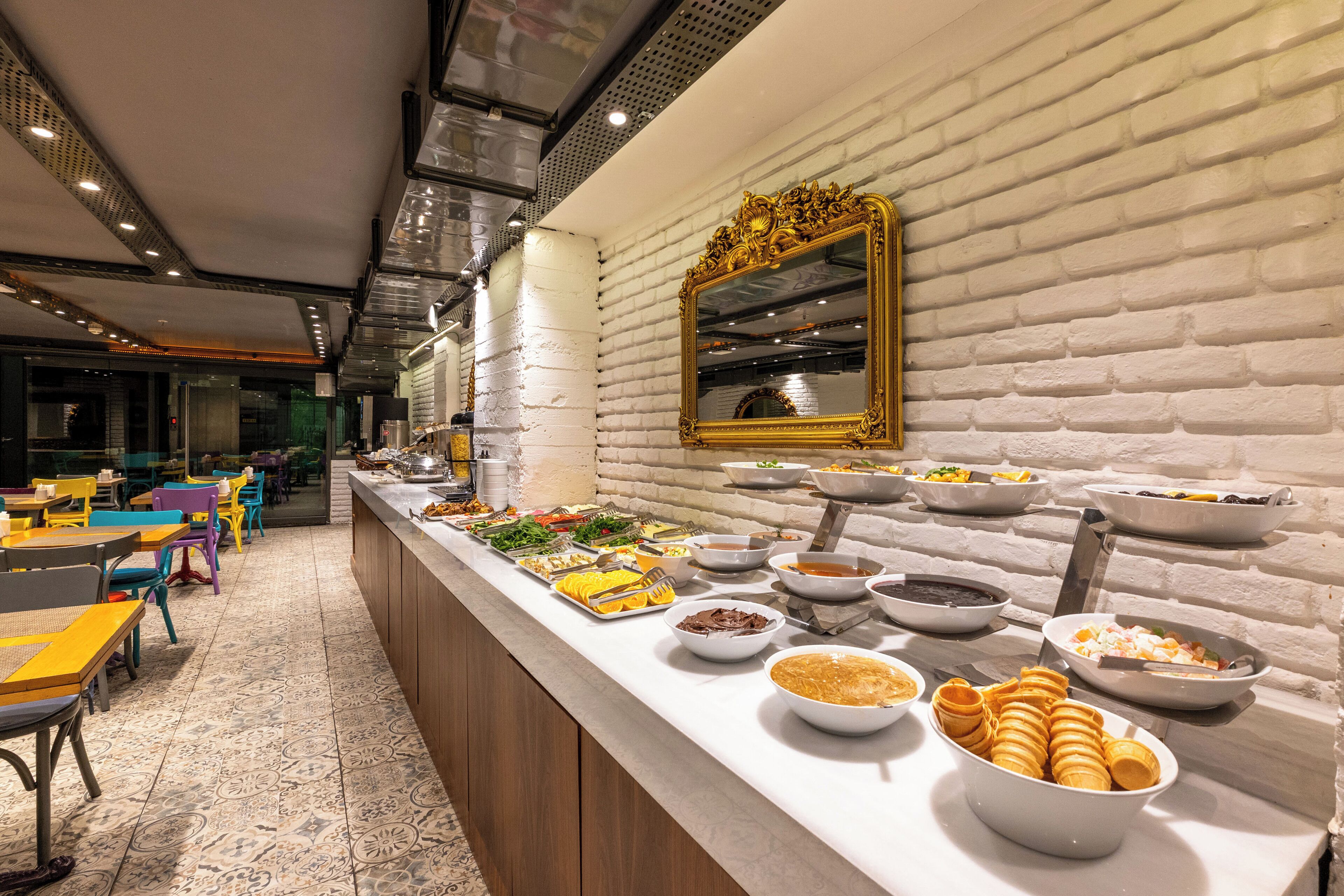 Free buffet breakfast 