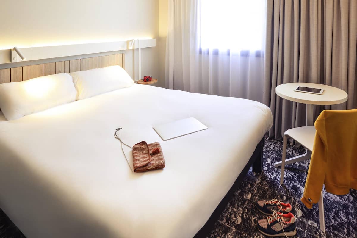 Standardzimmer, 1 Doppelbett | Schreibtisch, Verdunkelungsvorhänge, schallisolierte Zimmer