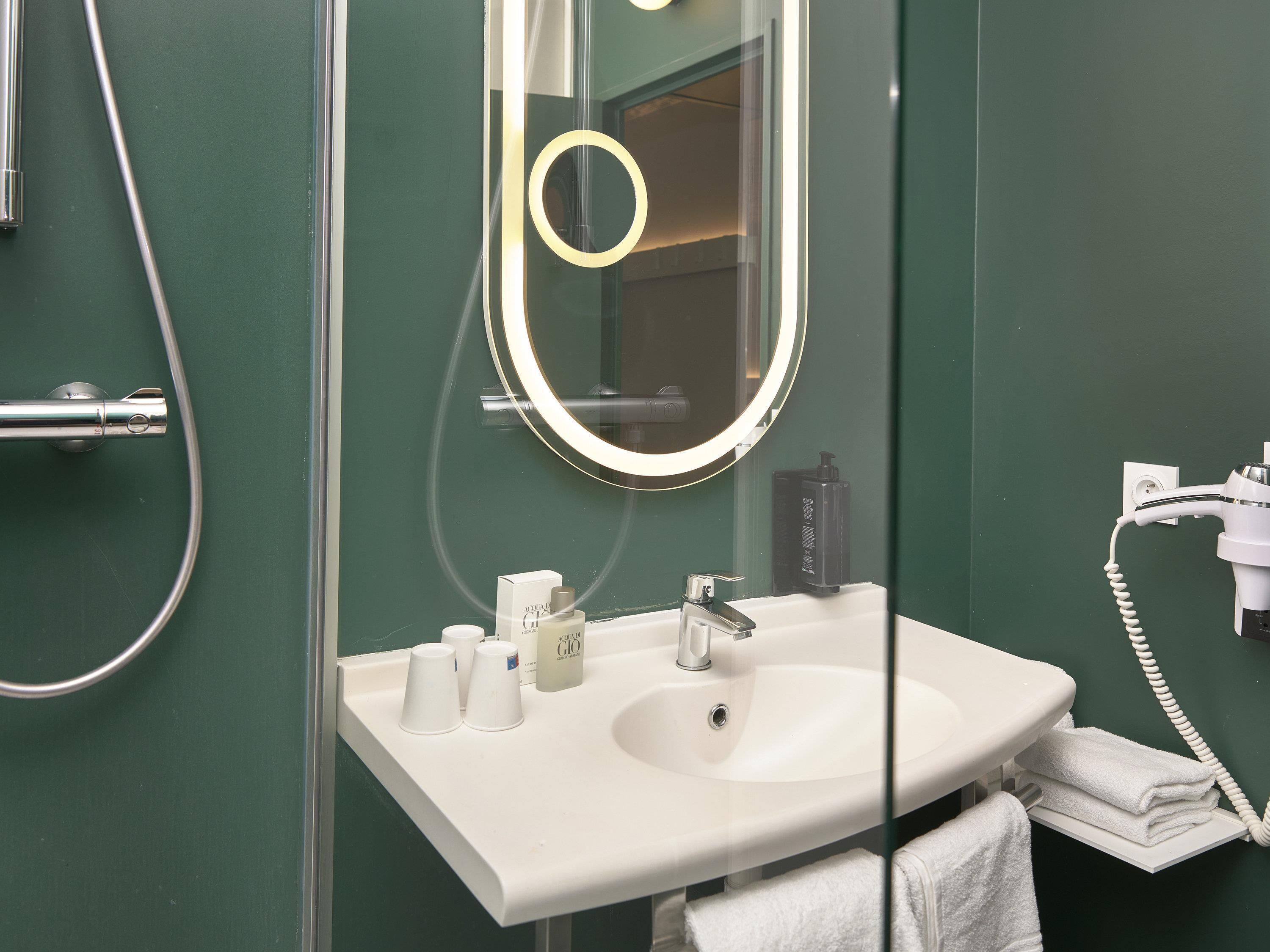 standard room, 2 single beds | desk, blackout curtains, soundproofing, iron/ironing board