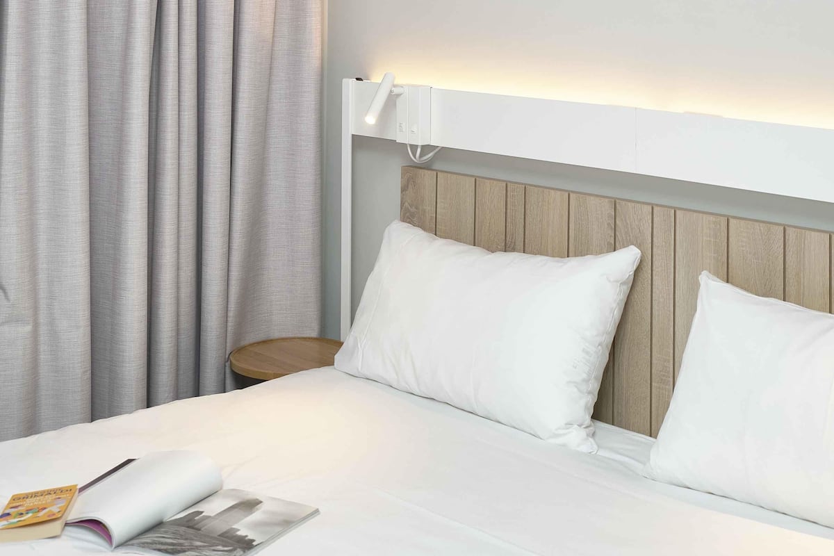 Junior Room, 1 Double Bed | Desk, blackout drapes, soundproofing, iron/ironing board (on request)
